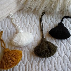 Custom Pom Tassels - set of 4